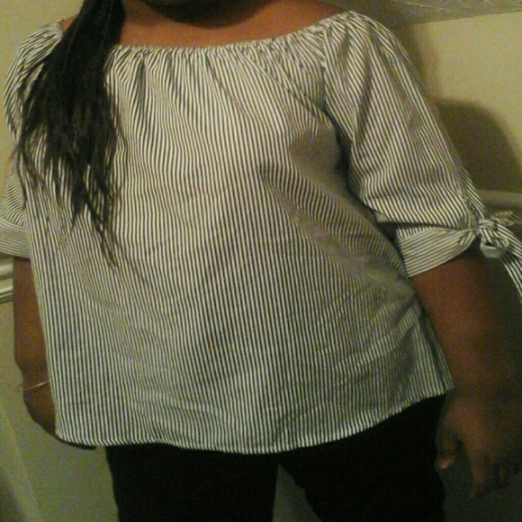 3 /4  quarter  sleeve top - Picture 2 of 3